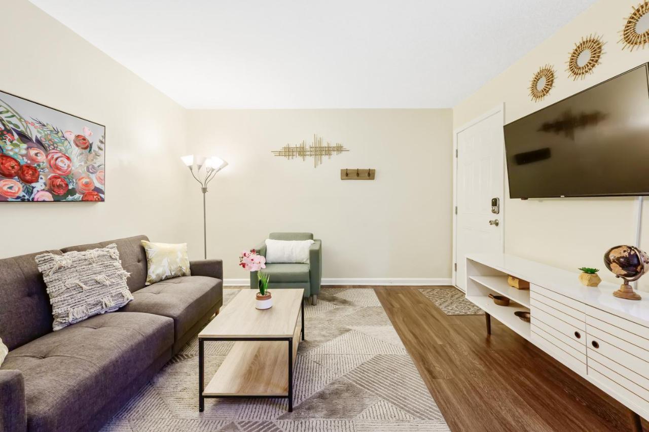 Dapper Digs - King Bed - Long Term Stays - Duke Durham Ngoại thất bức ảnh