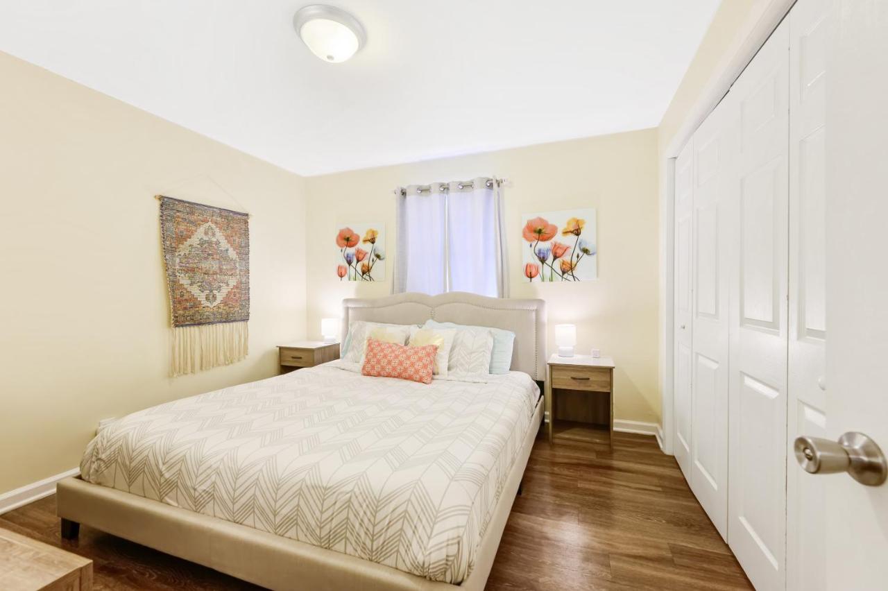 Dapper Digs - King Bed - Long Term Stays - Duke Durham Ngoại thất bức ảnh