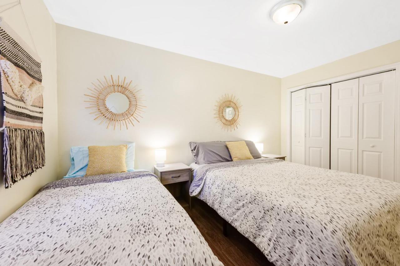 Dapper Digs - King Bed - Long Term Stays - Duke Durham Ngoại thất bức ảnh